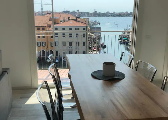 View Διαμέρισμα *